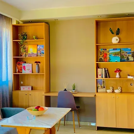 View 3' Apartment *